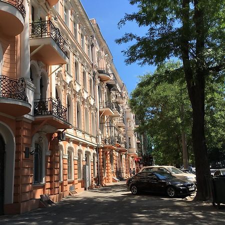 Apartamenty Na Sofievskoy Одеса Екстериор снимка