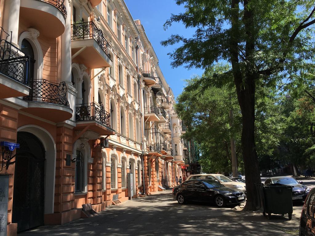 Apartamenty Na Sofievskoy Одеса Екстериор снимка