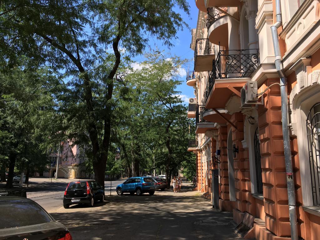 Apartamenty Na Sofievskoy Одеса Екстериор снимка