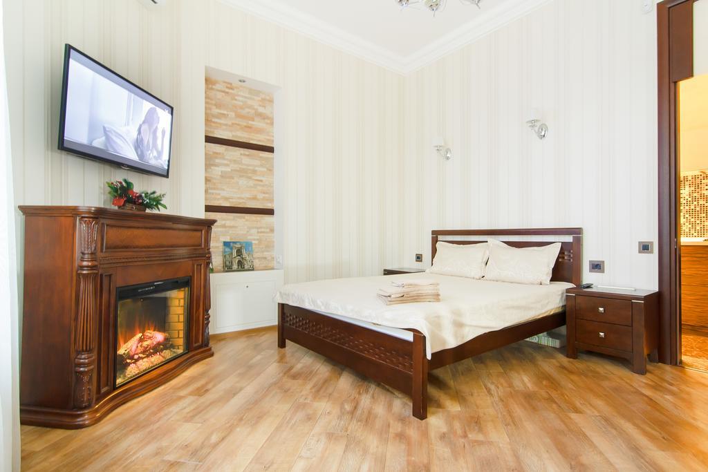 Apartamenty Na Sofievskoy Одеса Екстериор снимка