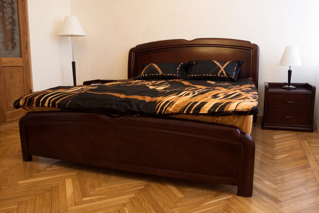 Apartamenty Na Sofievskoy Одеса Екстериор снимка