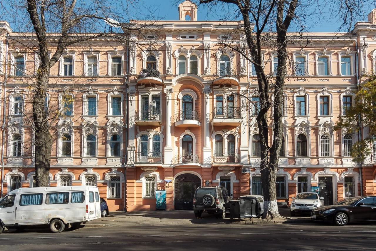 Apartamenty Na Sofievskoy Одеса Екстериор снимка