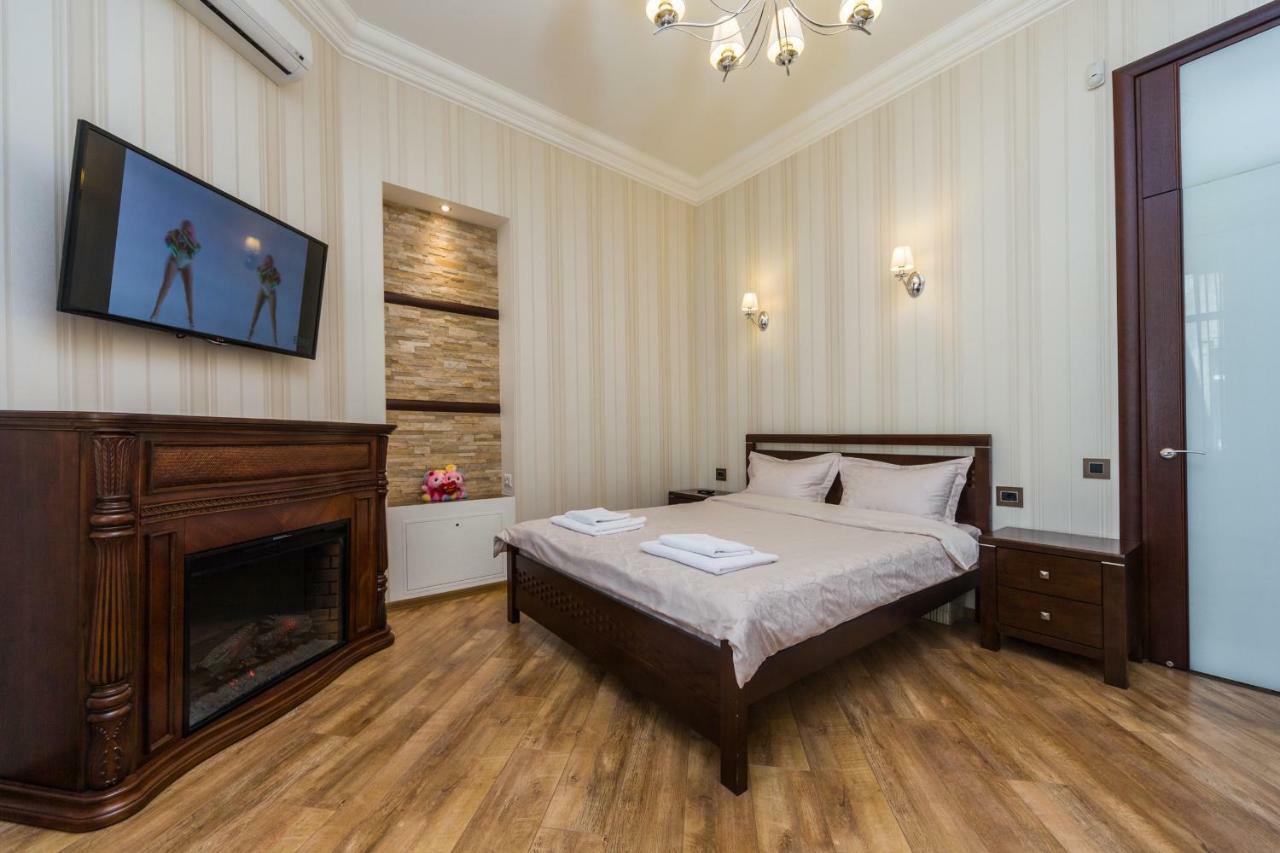 Apartamenty Na Sofievskoy Одеса Екстериор снимка
