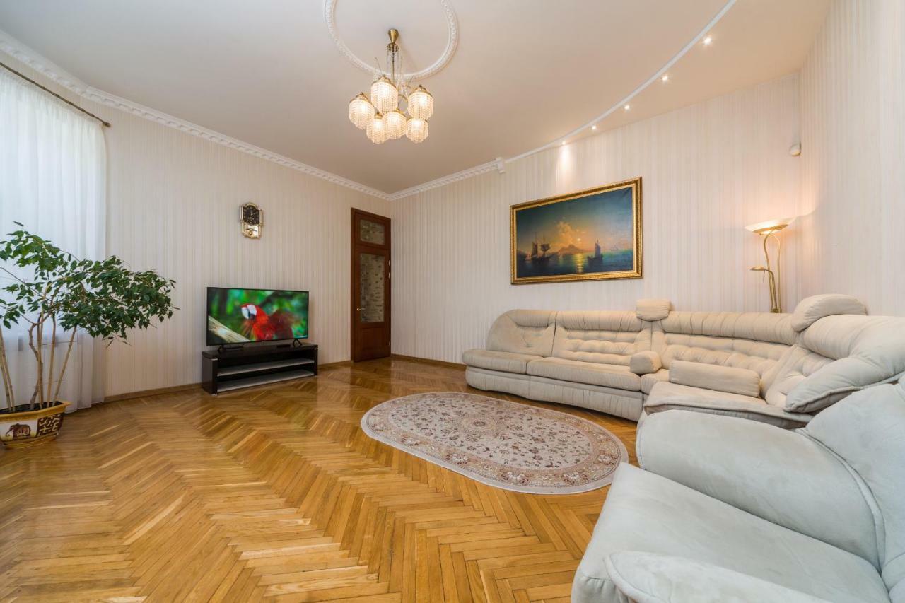 Apartamenty Na Sofievskoy Одеса Екстериор снимка