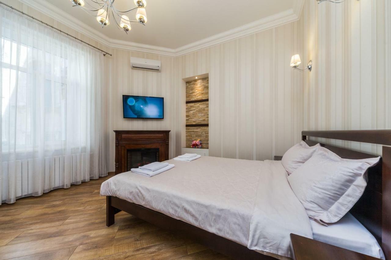 Apartamenty Na Sofievskoy Одеса Екстериор снимка