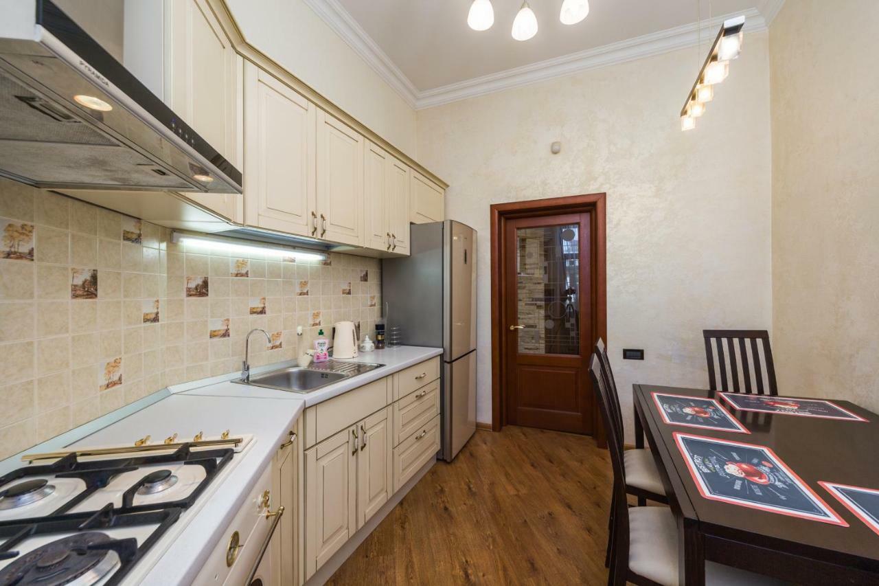 Apartamenty Na Sofievskoy Одеса Екстериор снимка