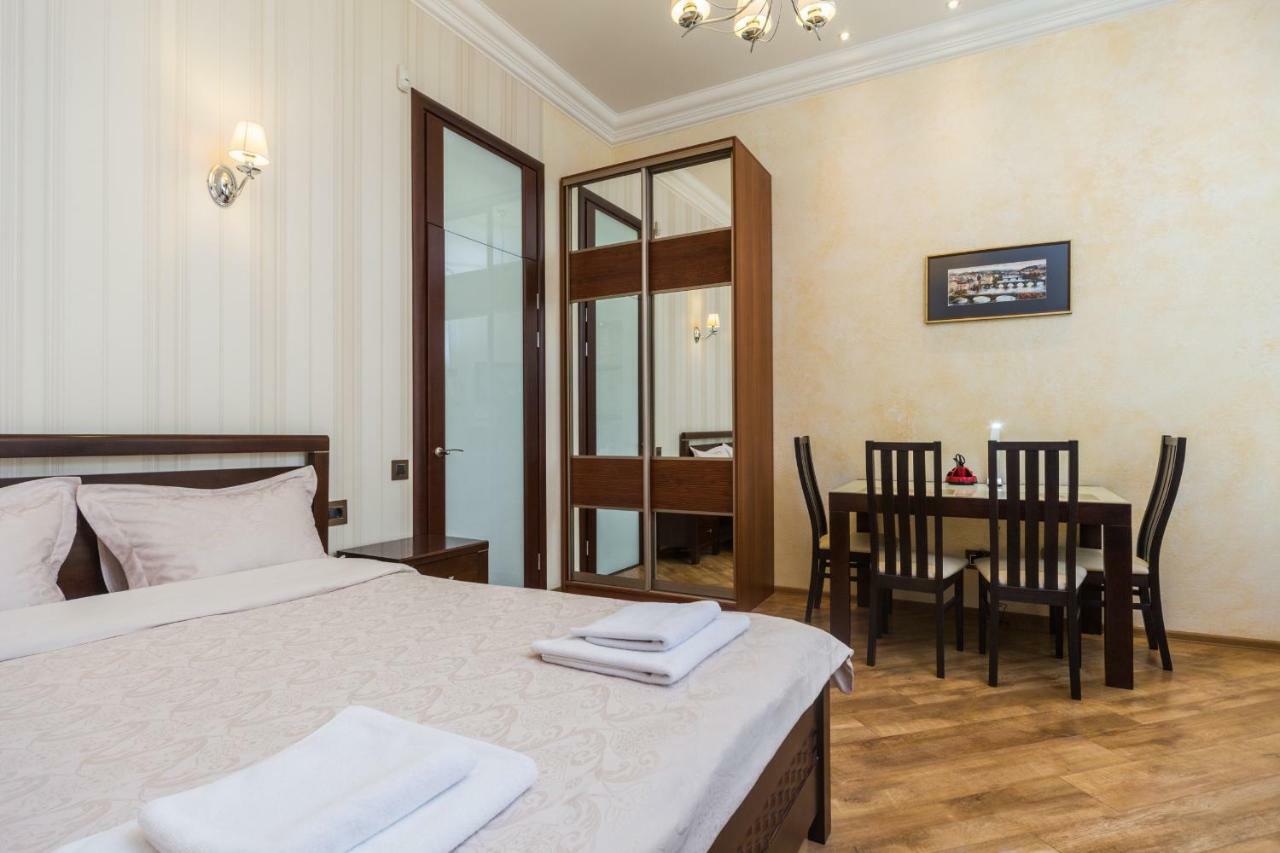 Apartamenty Na Sofievskoy Одеса Екстериор снимка