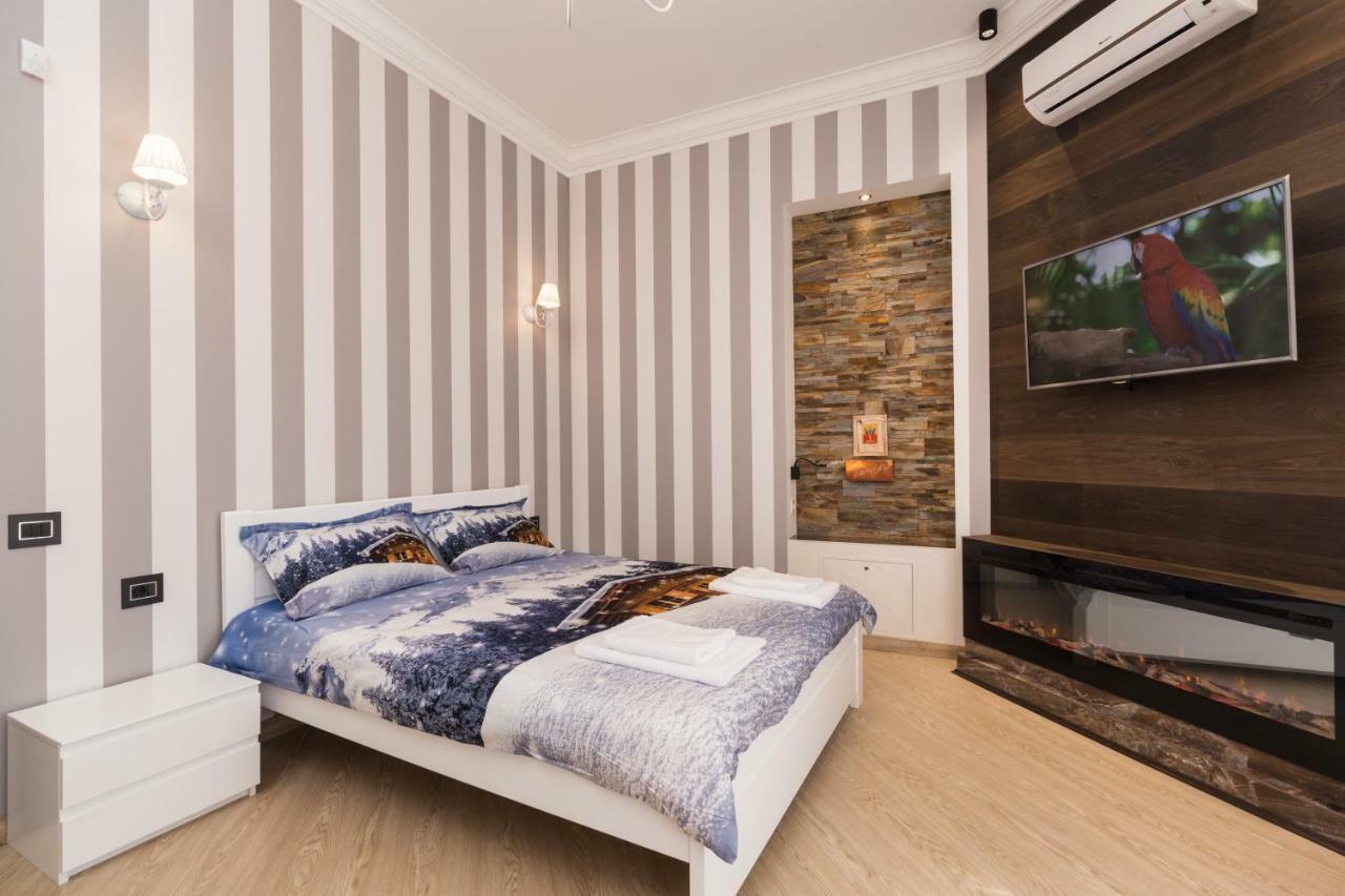 Apartamenty Na Sofievskoy Одеса Екстериор снимка