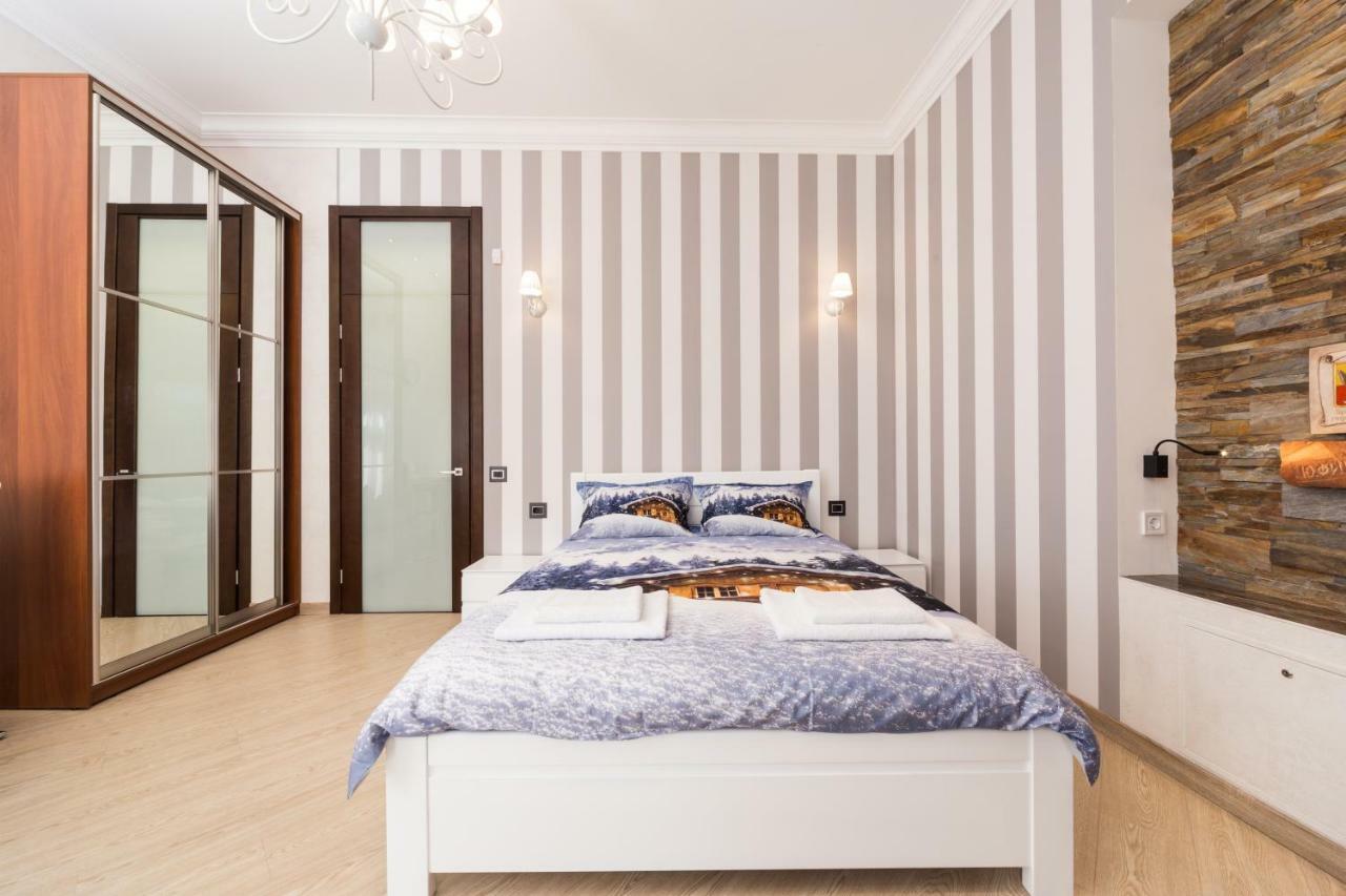 Apartamenty Na Sofievskoy Одеса Екстериор снимка