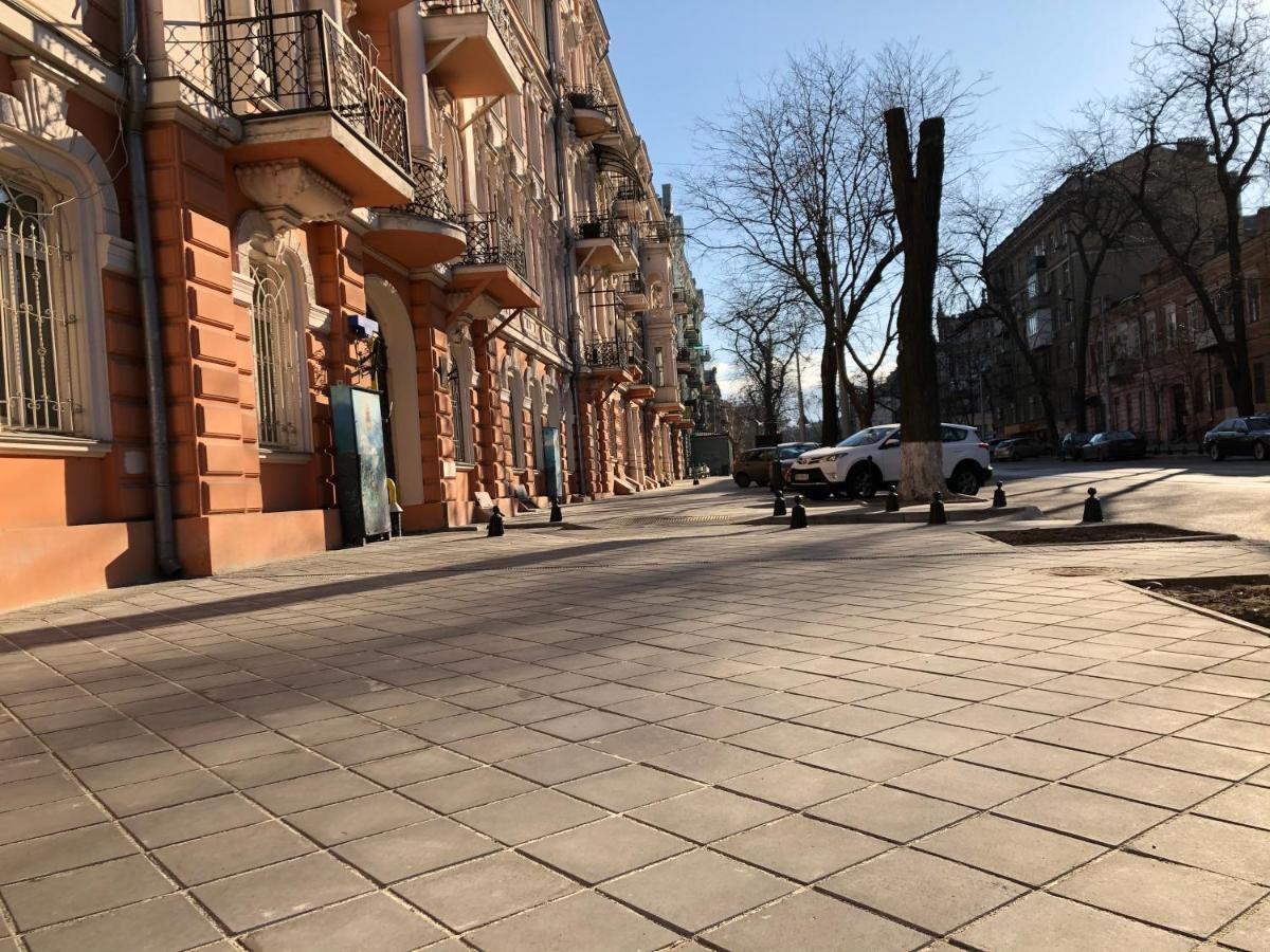 Apartamenty Na Sofievskoy Одеса Екстериор снимка